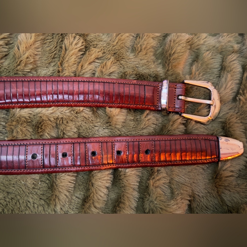 Men’s / Women’s beautiful leather belt. 
For waist size 32-38